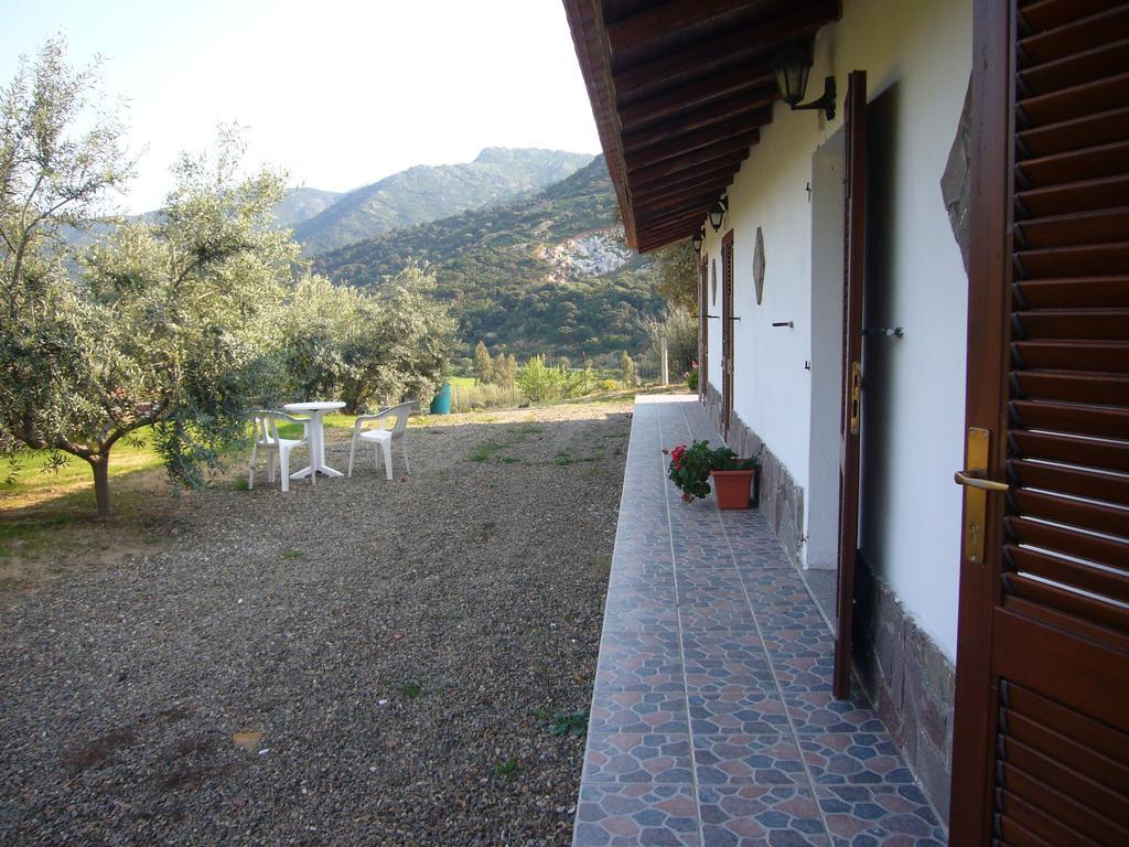 Su Trabi B&B Fluminimaggiore Pokój zdjęcie